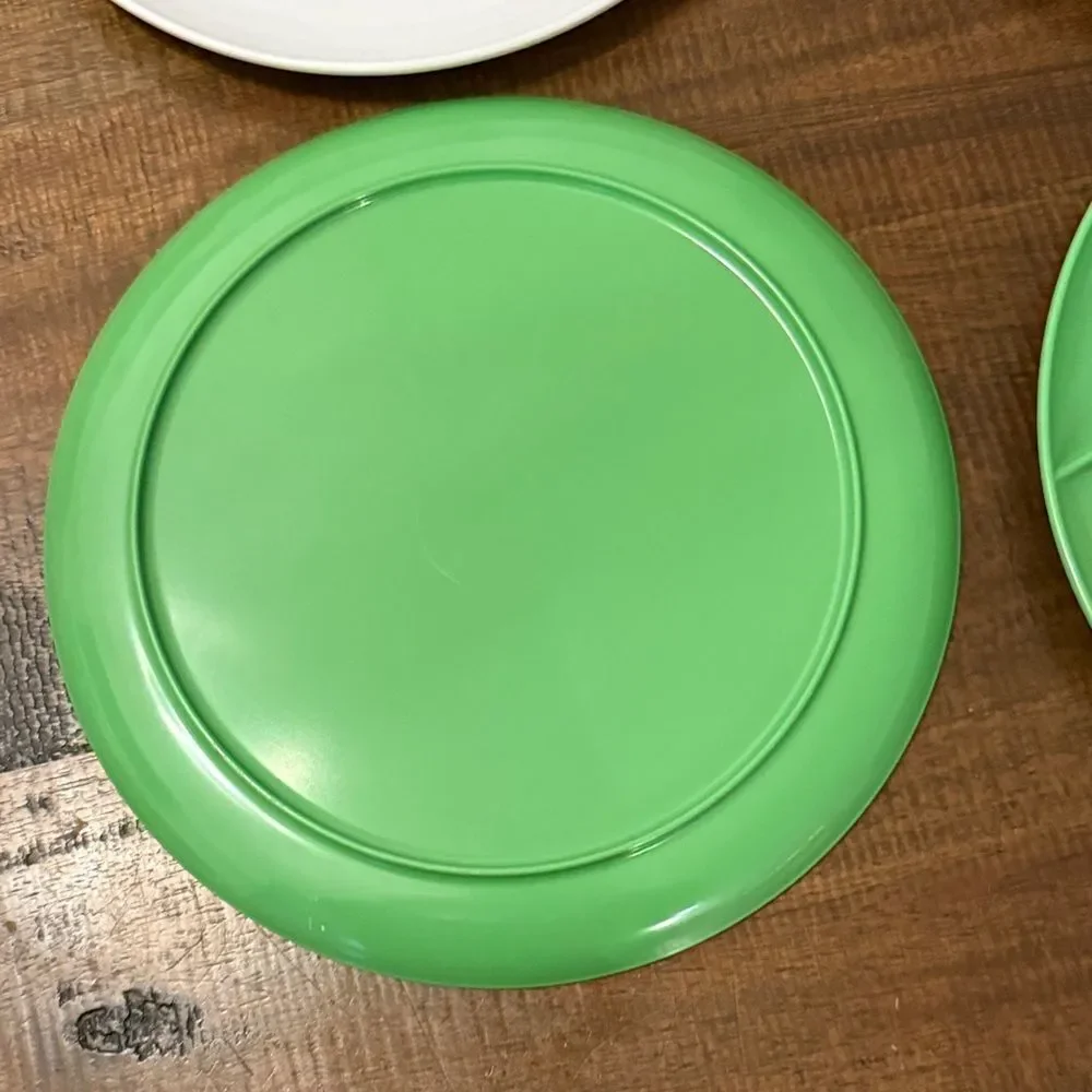 Vintage Fondue Plates 4 White and 4 Green Divided Plates
